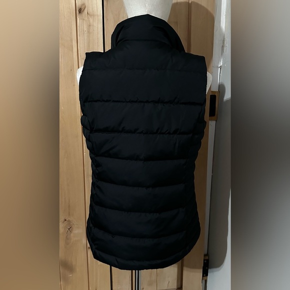 NWOT Lands' End Women's Black Nylon Down Filled Quilted Vest Snow Fall Winter - Picture 8 of 9